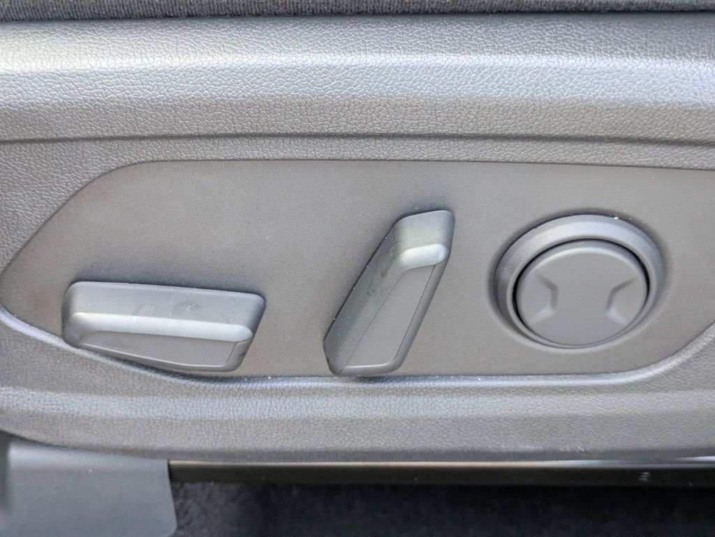 New 2026 Wolf Gray Kia S image 23