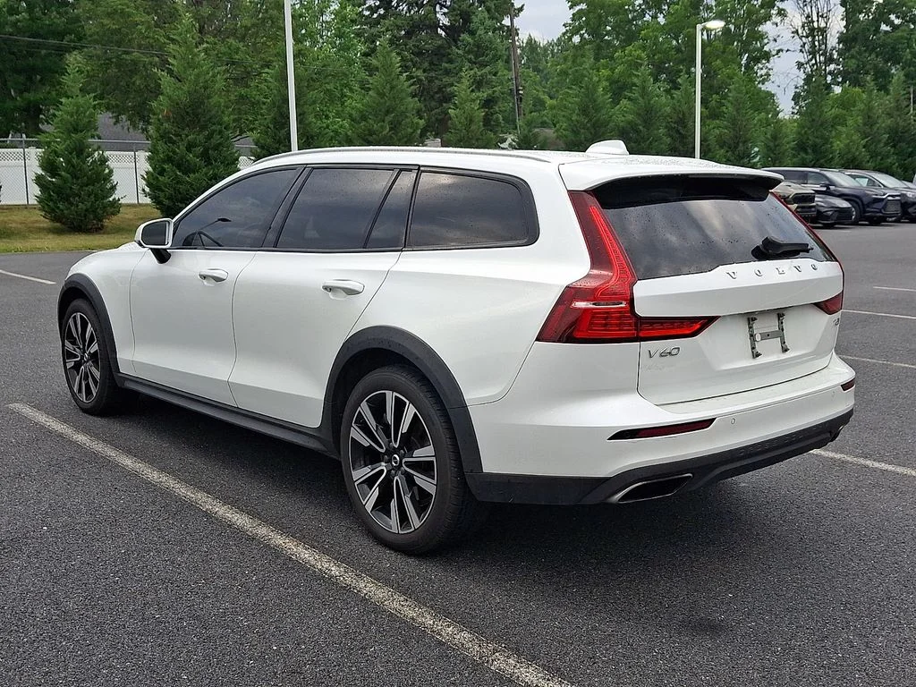 Used 2020 White Volvo T5 image 6