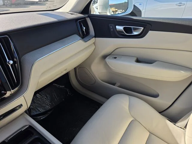 2023 Volvo XC60 Plus - Photo 38