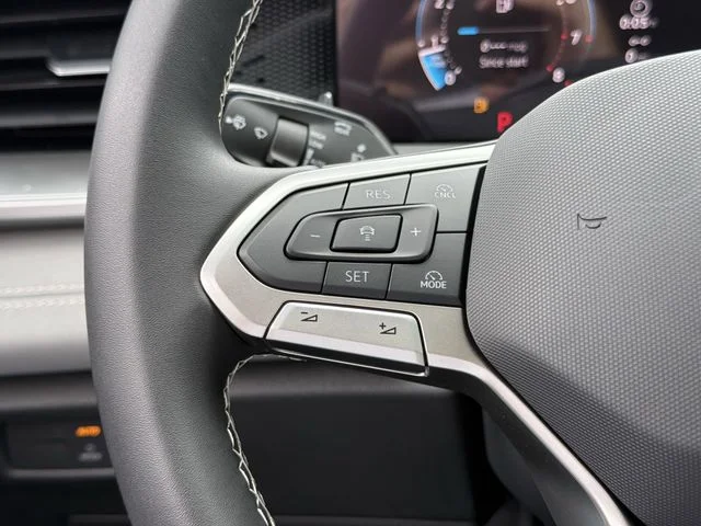 New 2026 Silver Volkswagen 2.0T SE image 11