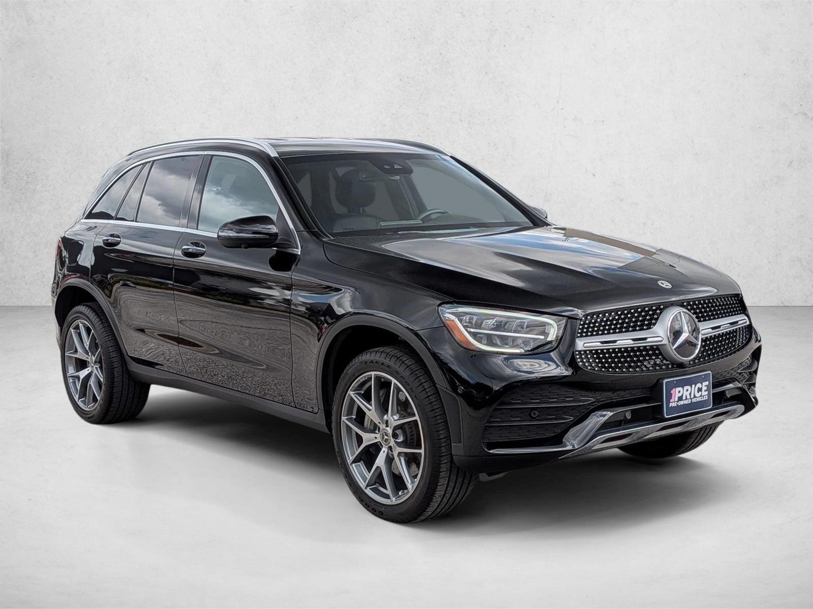 Used 2022 Obsidian Black Metallic Mercedes-Benz GLC 300 image 3