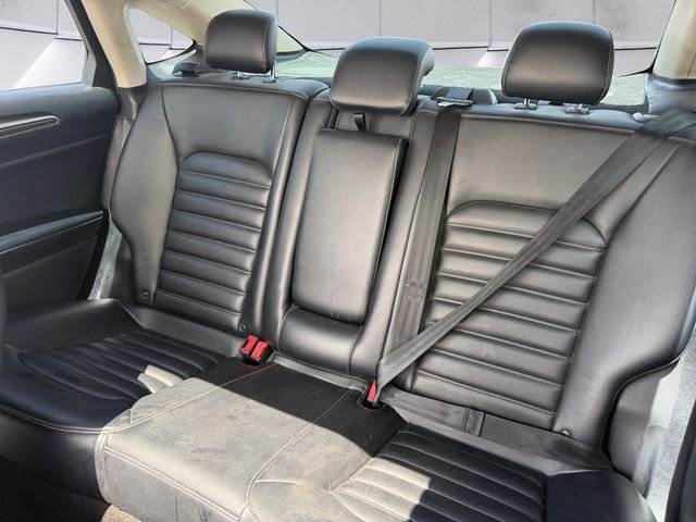 Used 2020 Silver Ford SEL image 18