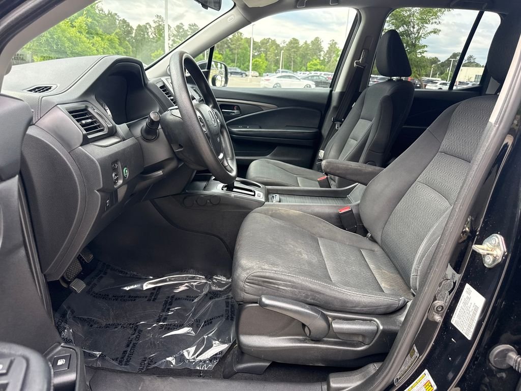 Used 2019  Honda Sport image 13