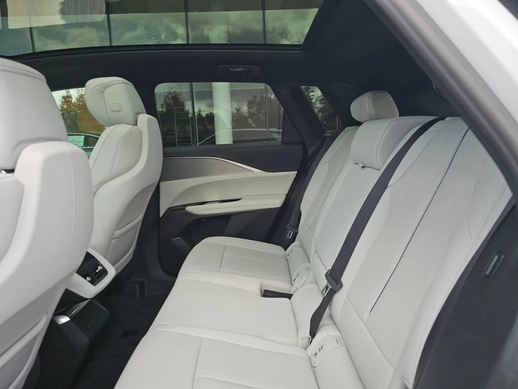 New 2027 Vibrant White Tricoat Cadillac Sport image 21