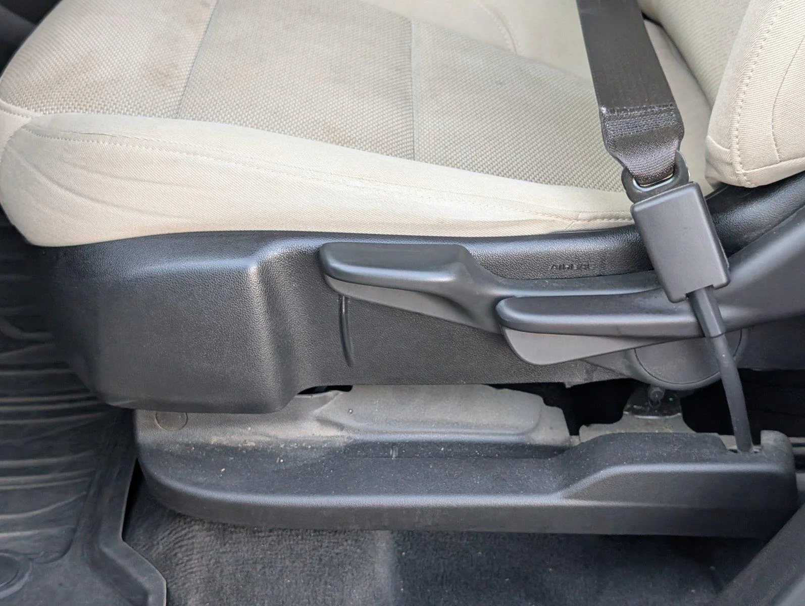 Used 2022 SUMMIT WHITE Chevrolet LS image 17