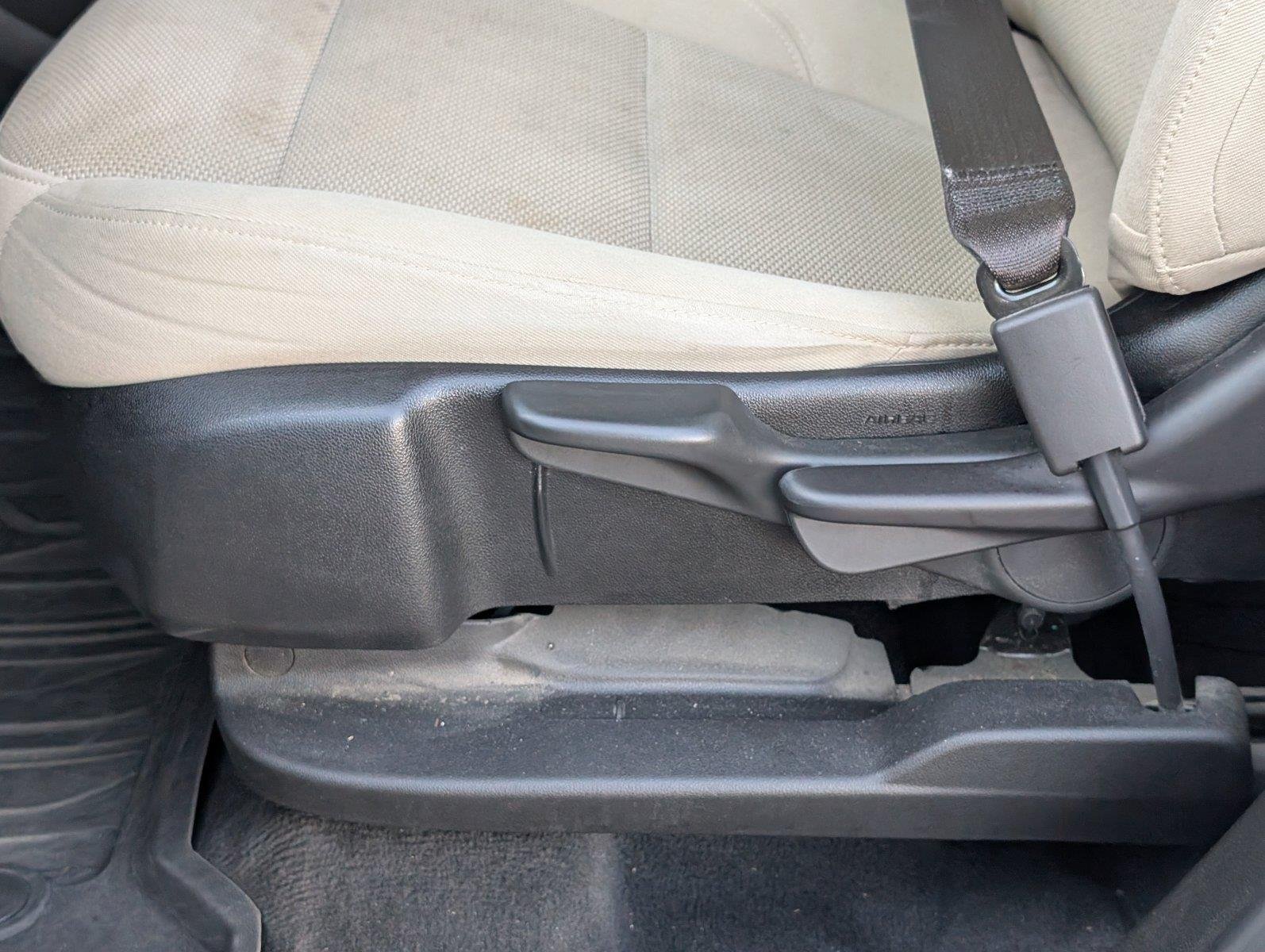 Used 2022 SUMMIT WHITE Chevrolet LS image 17