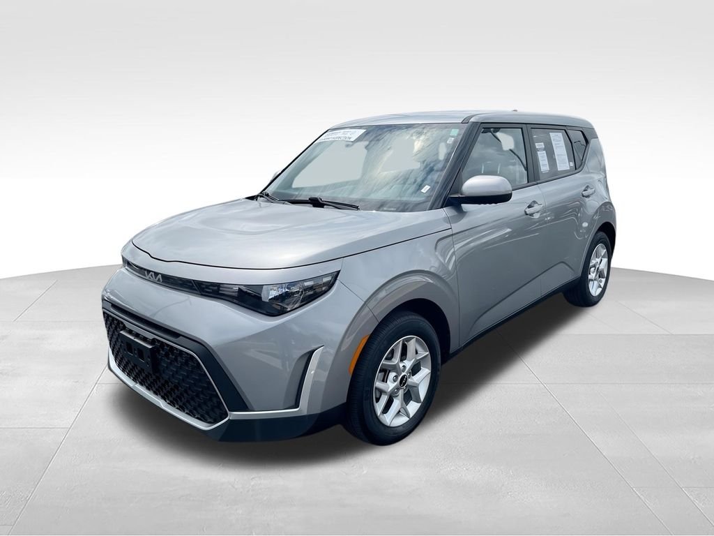 Used 2025 Gray Kia LX image 4