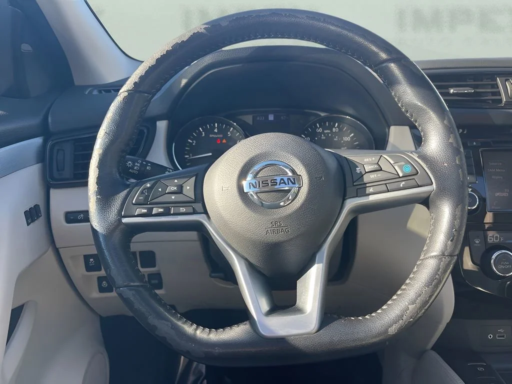Used 2020 Blue Nissan SL image 17