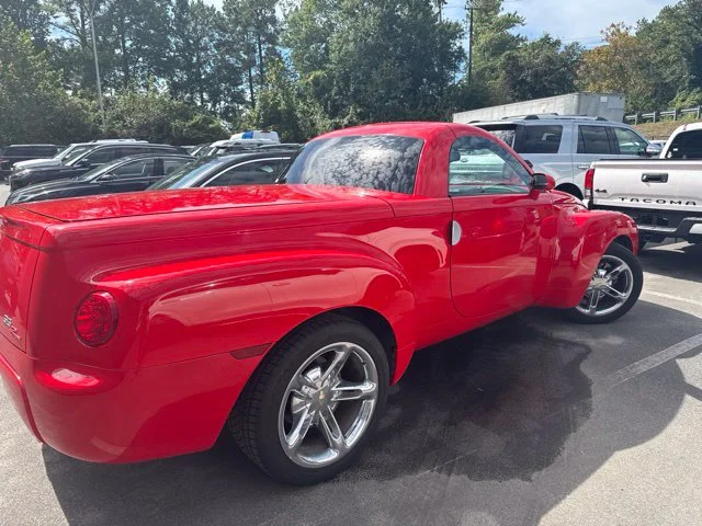 Used 2005 Red Chevrolet Base image 4