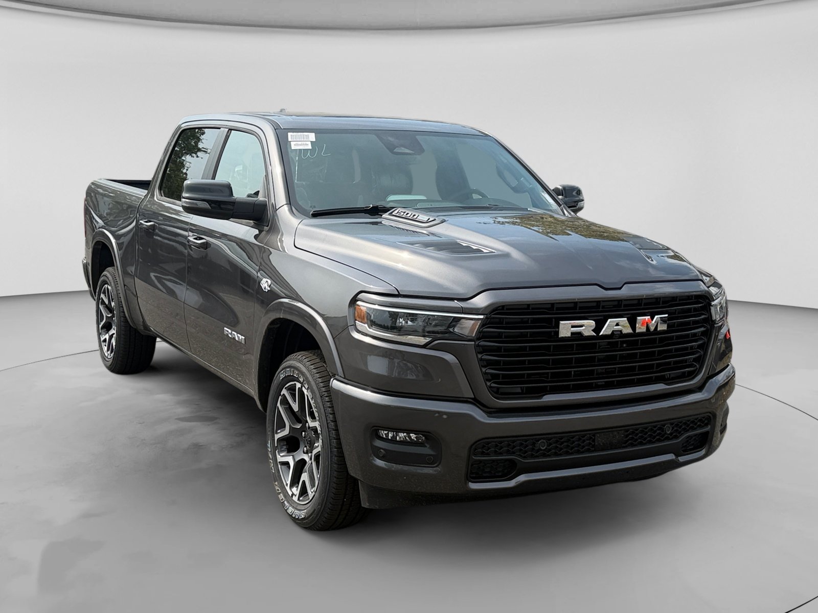 New 2026 Granite Crystal Metallic Clear-Coat Exterior Paint RAM Laramie image 7
