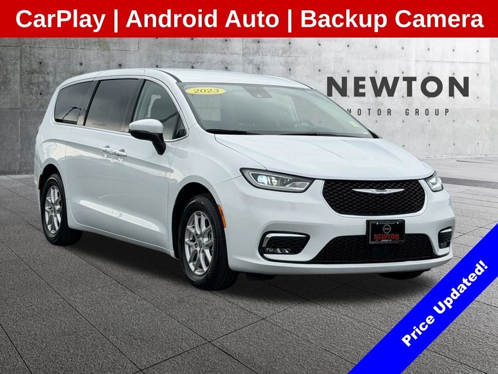 Used 2023 White Chrysler Touring L image 1