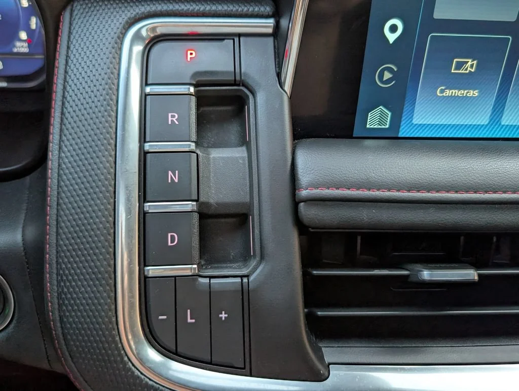 2022 Chevrolet Suburban RST - Photo 14
