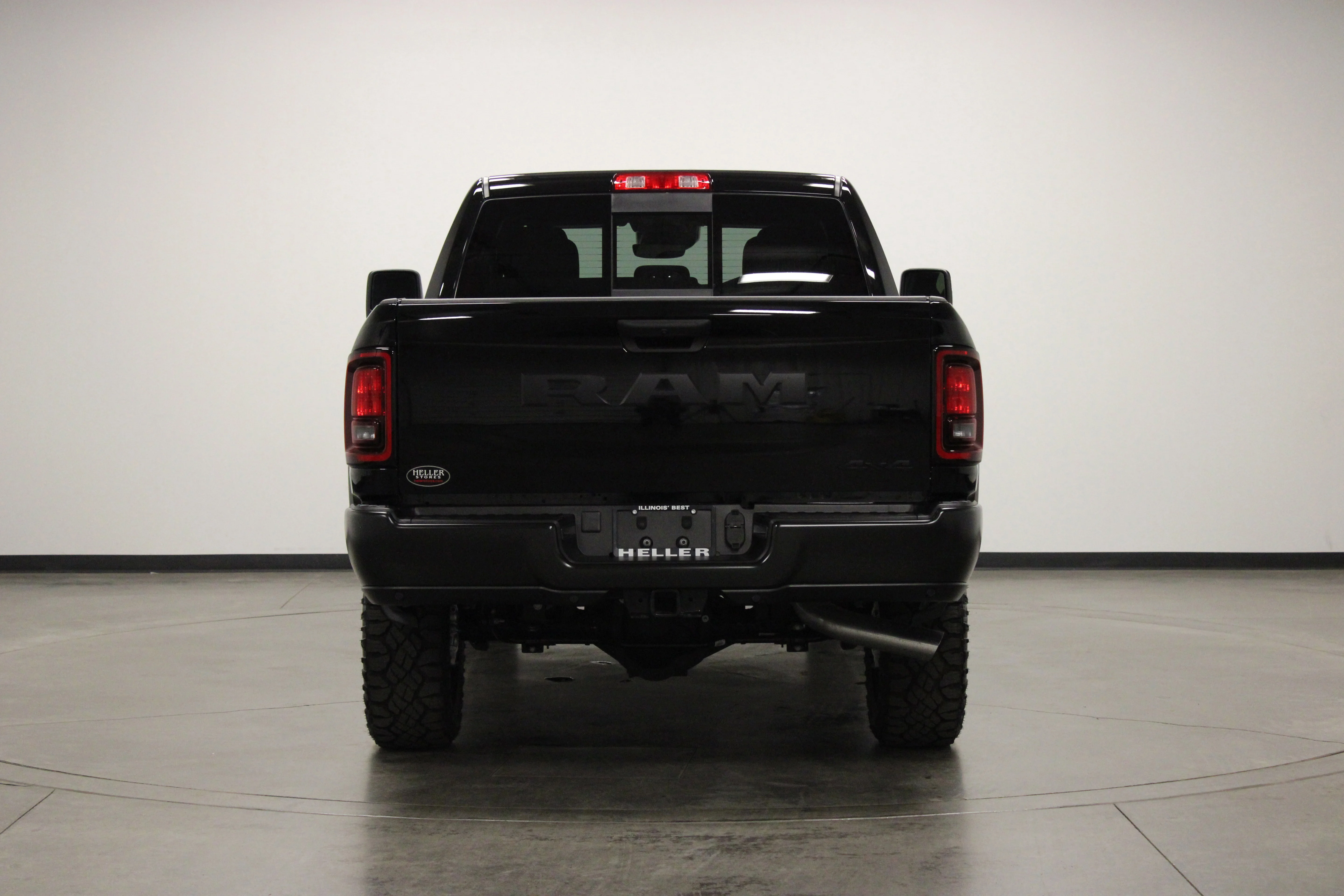 New 2026 Diamond Black Crystal Pearl-Coat Exterior Paint RAM Warlock image 7