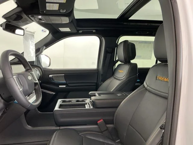 New 2026 Oxford White Ford Tremor image 15
