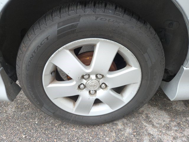 Used 2006 Silver Toyota CE image 21