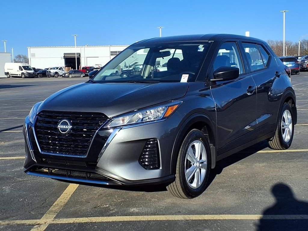 Certified 2025 Nissan KICKS PLAY Base with VIN 3N1CP5BV0SL482637 for sale in Kansas City