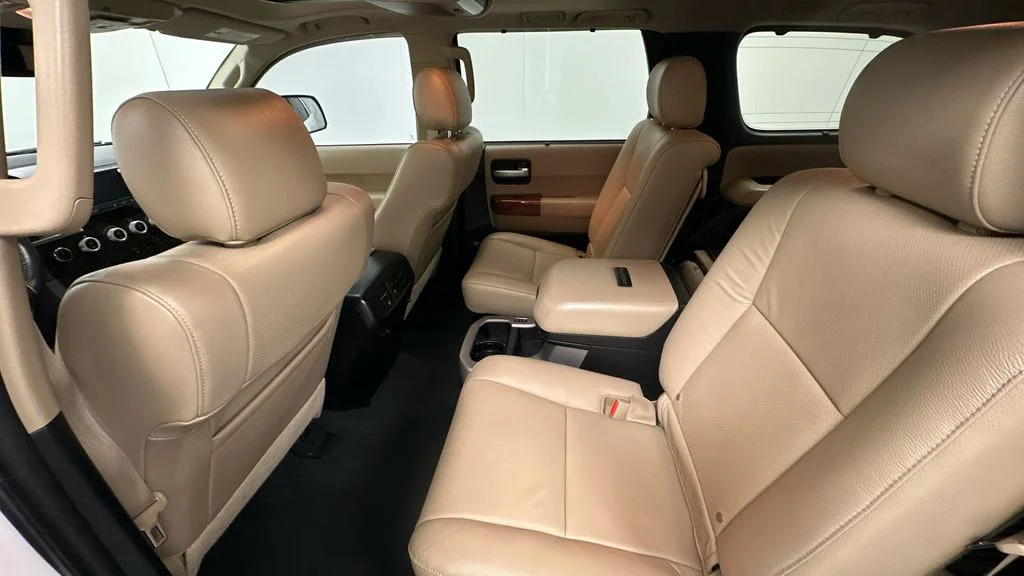 Used 2020 White Toyota Platinum image 10