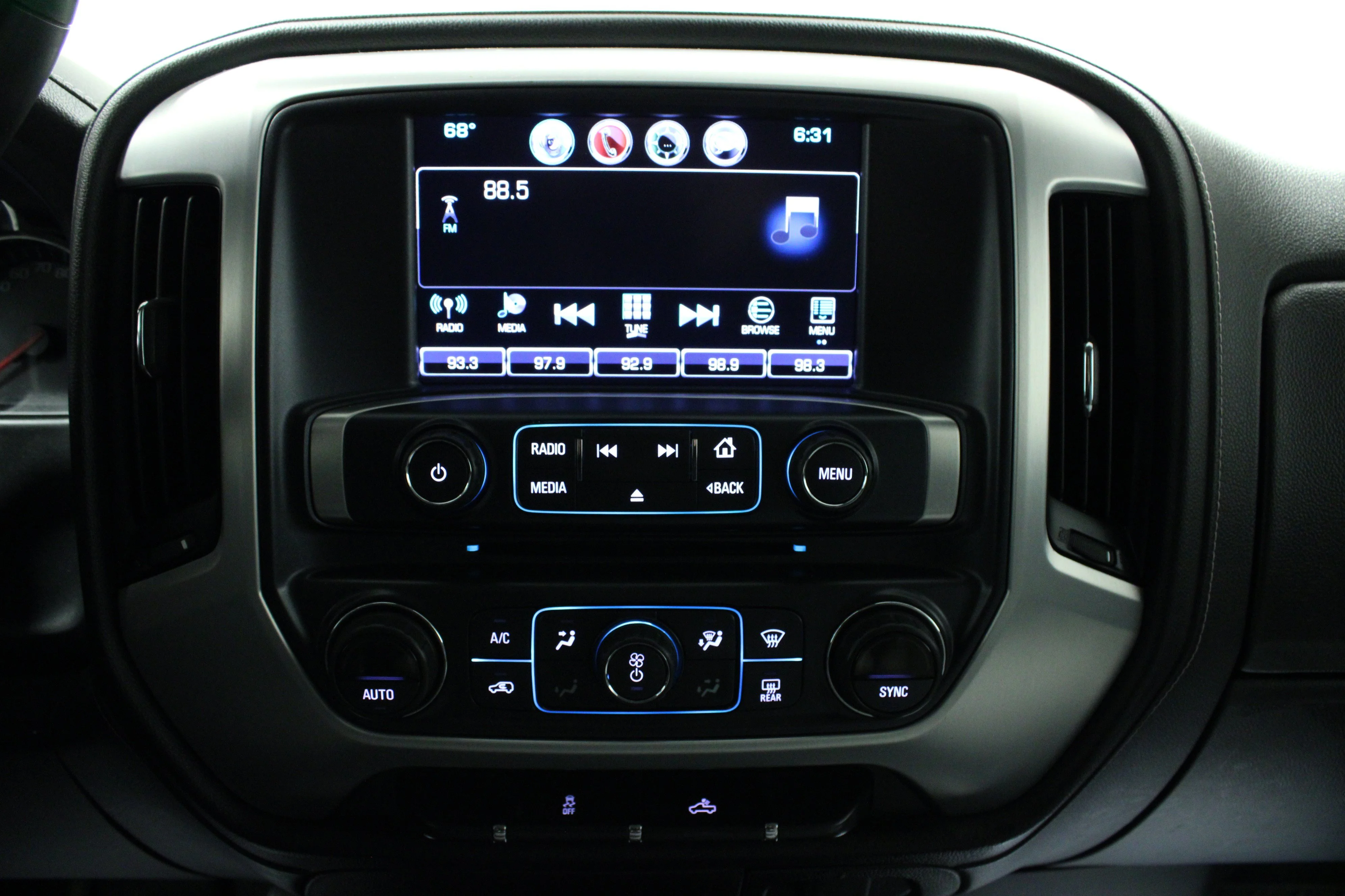 Used 2018 QUICKSILVER METALLIC GMC SLE image 22