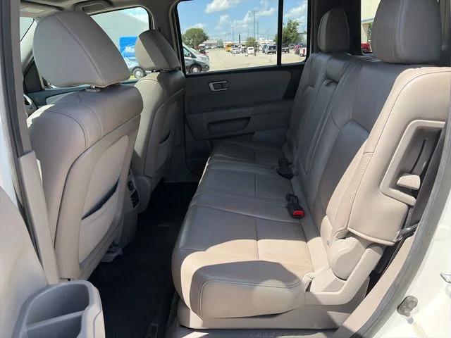 Used 2013  Honda EX-L image 23