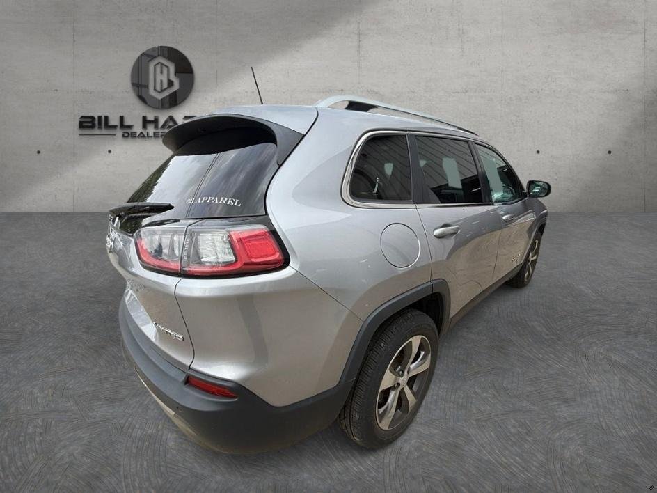 Used 2019 Silver Jeep Limited image 6