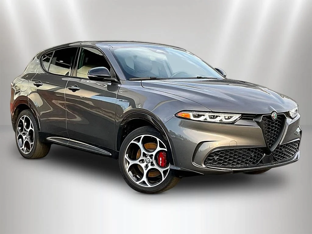 Used 2024 Grigio Alfa Romeo Veloce image 3