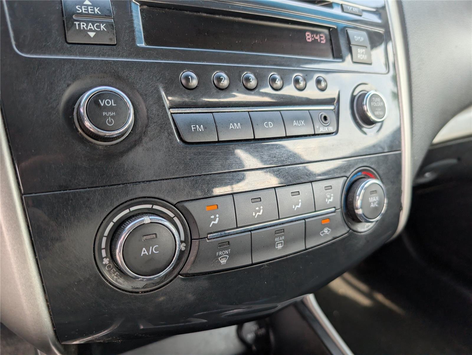 Used 2015 Storm Nissan 2.5 S image 18