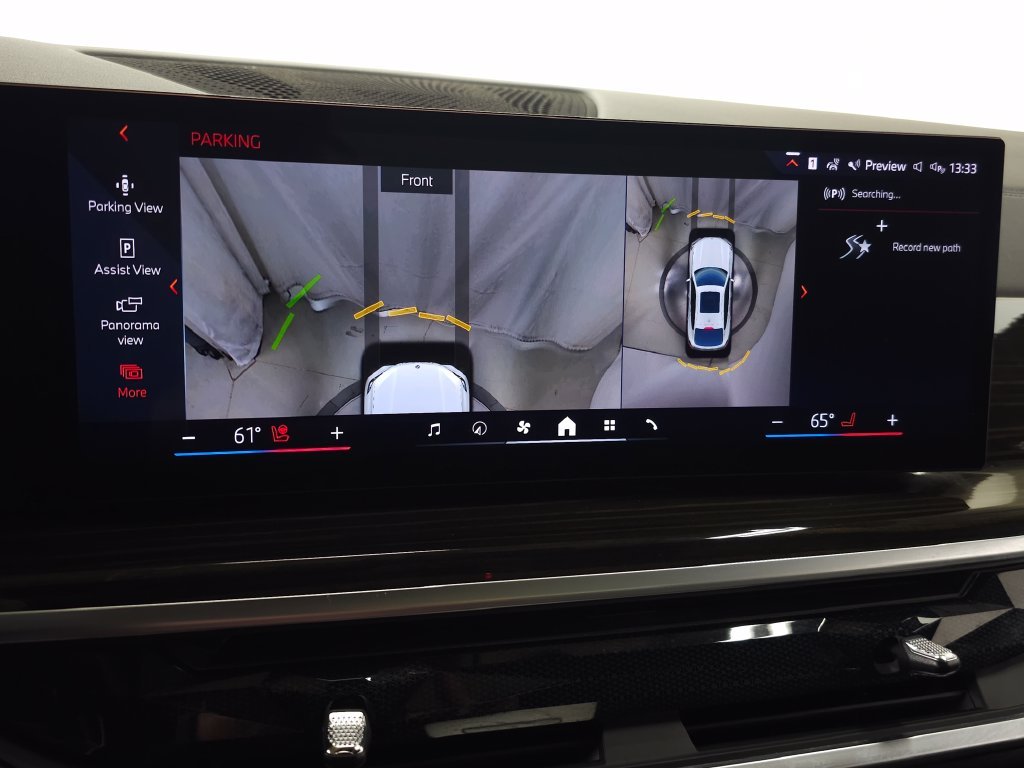 Used 2024 White BMW xDrive40i image 32