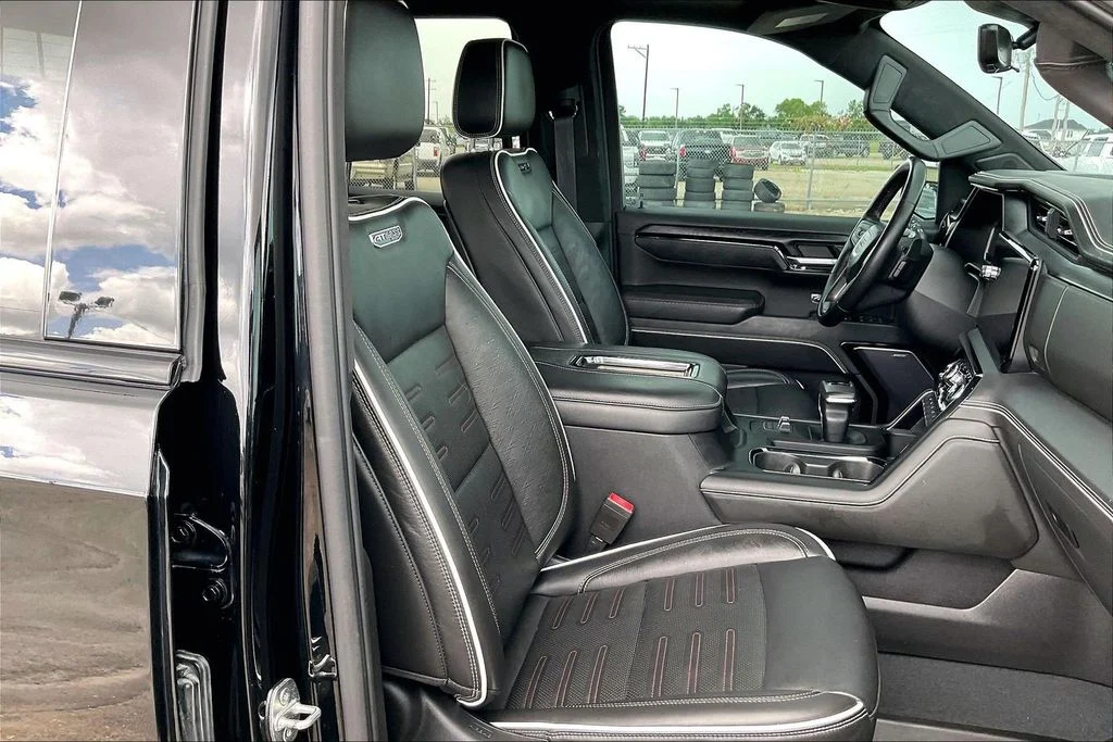 Used 2022 Black GMC AT4X image 30