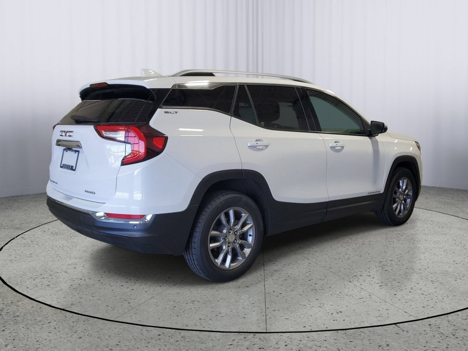 Used 2022 White GMC SLT image 4