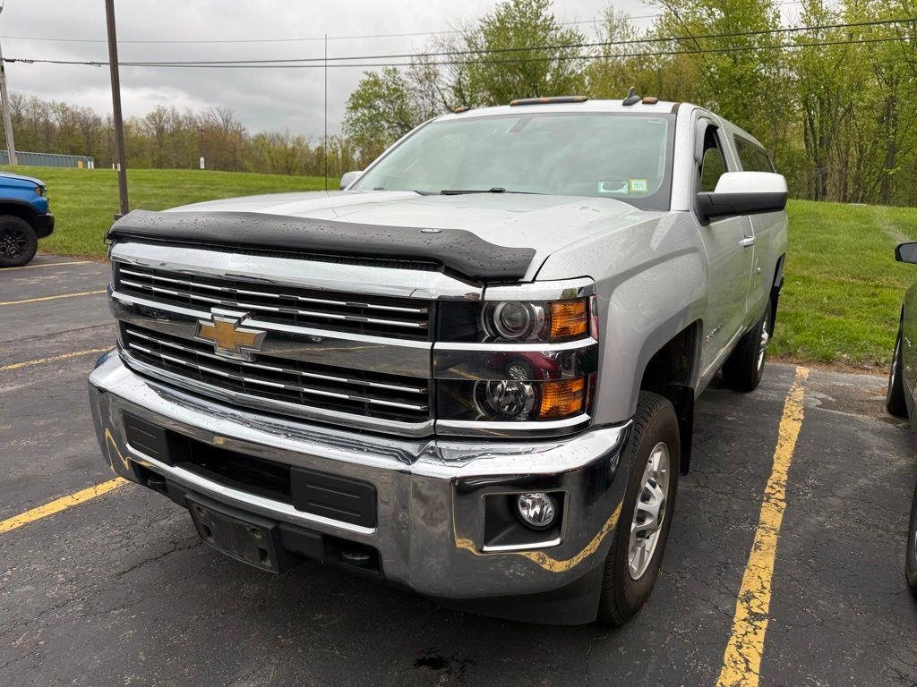 Used 2016 Silver Ice Metallic Chevrolet LT image 3