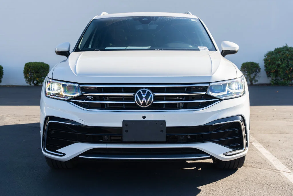 Used 2022  Volkswagen 2.0T SEL R-Line image 2