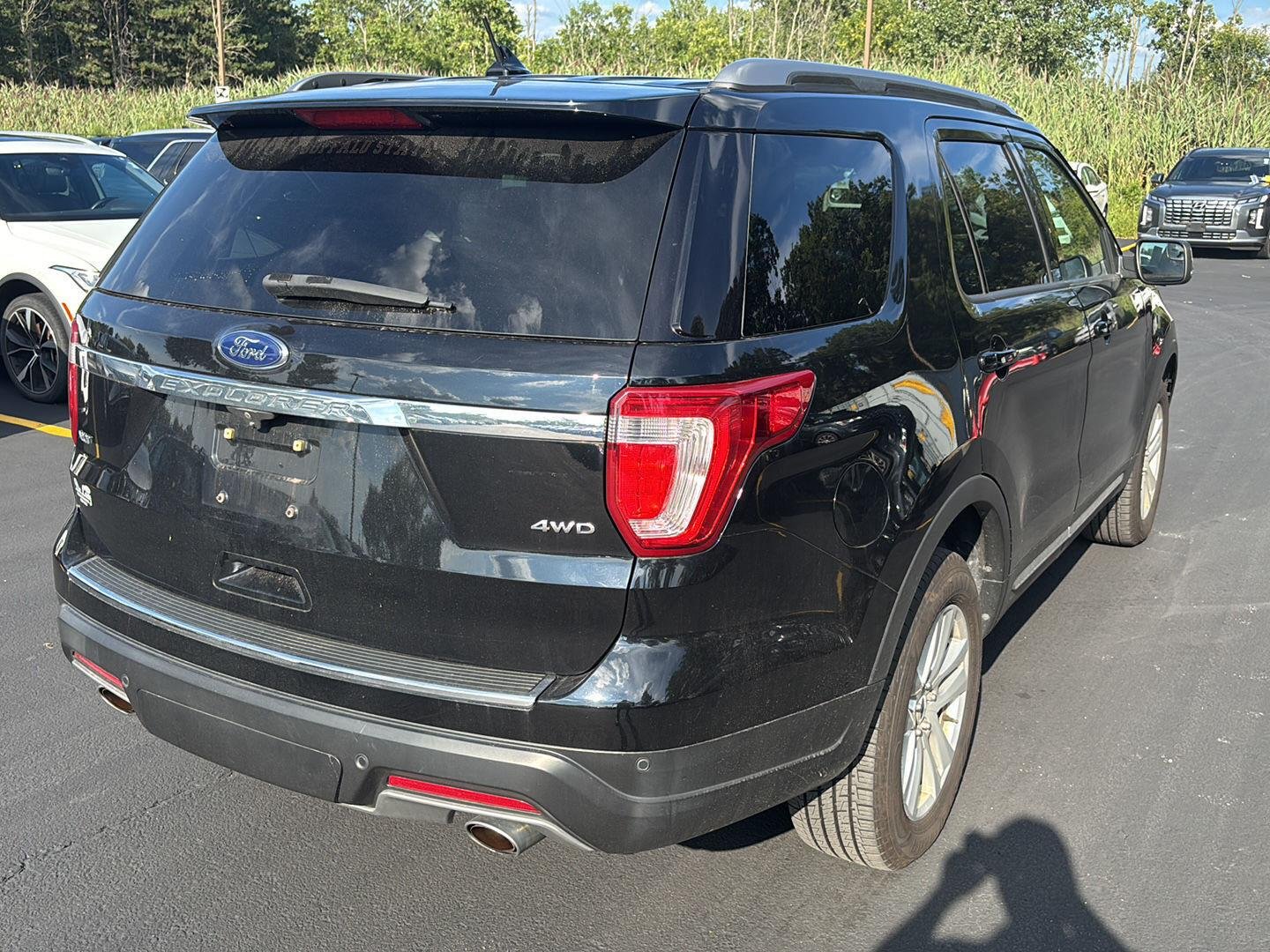 Used 2018 Shadow Black Ford XLT image 7