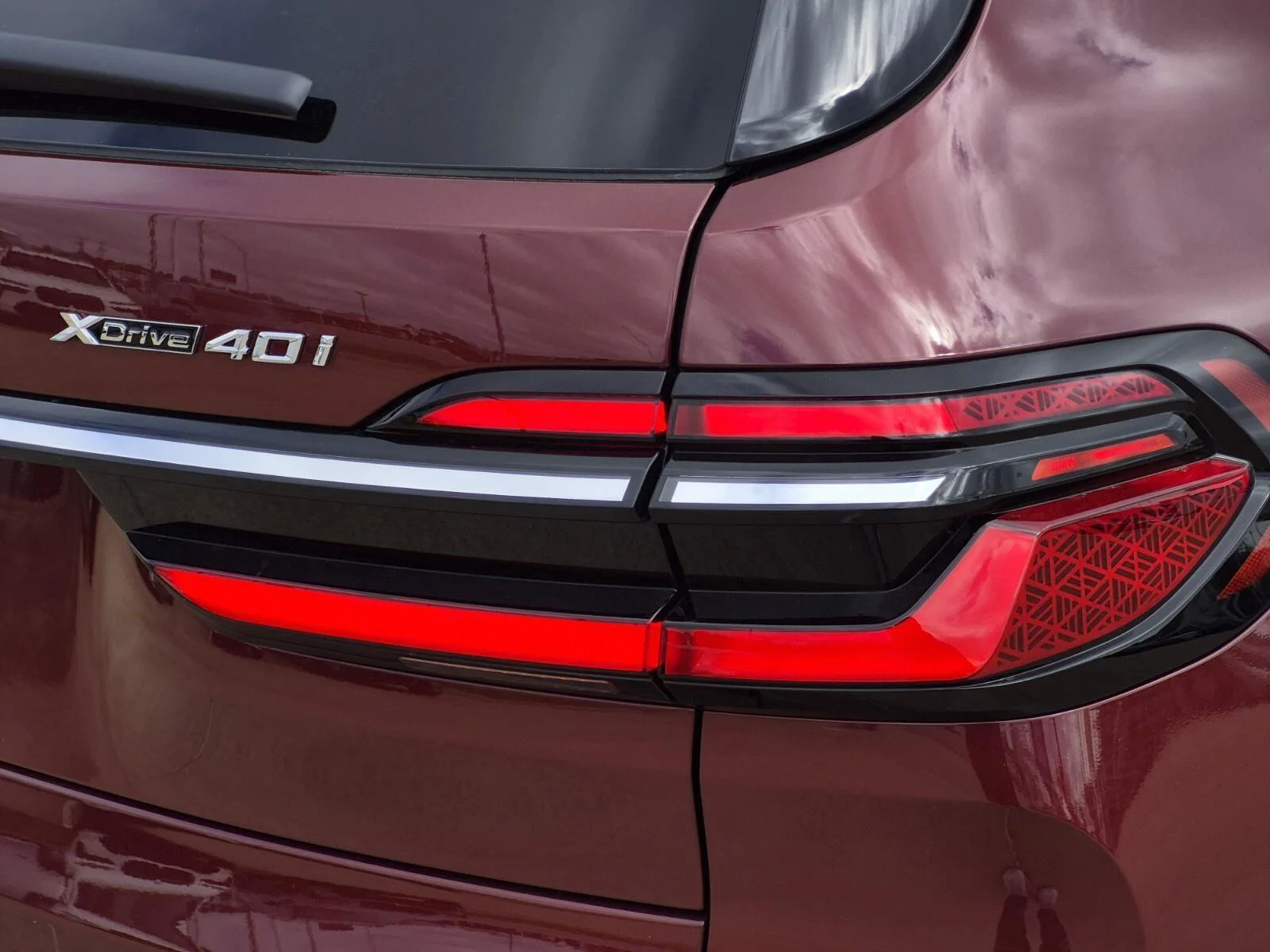 New 2026 Aventurin Red Metallic BMW xDrive40i image 11