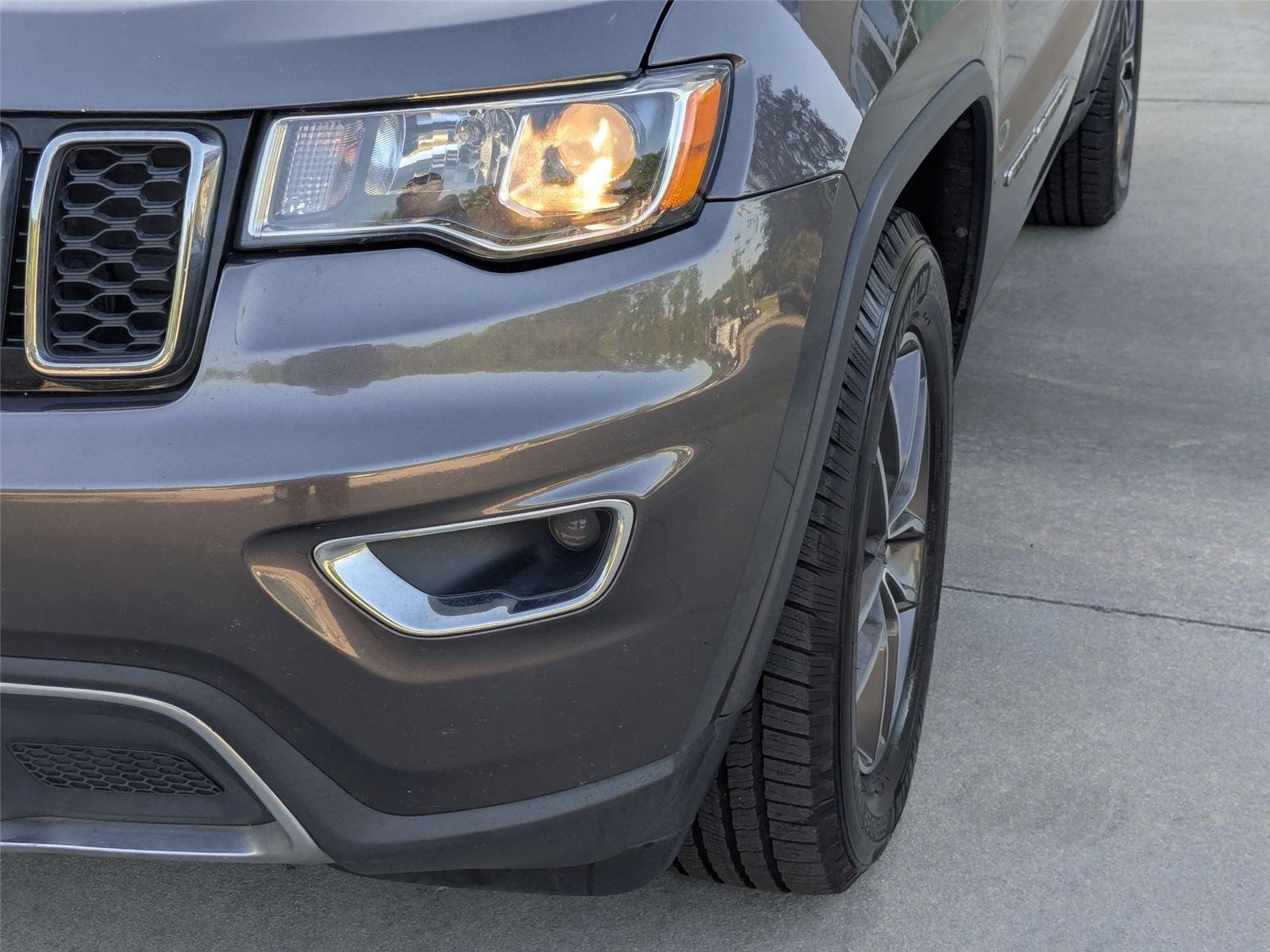 Used 2020 Granite Crystal Metallic Clearcoat Jeep Limited image 9