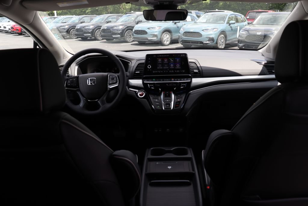 New 2027 Platinum White Pearl Honda Touring image 19