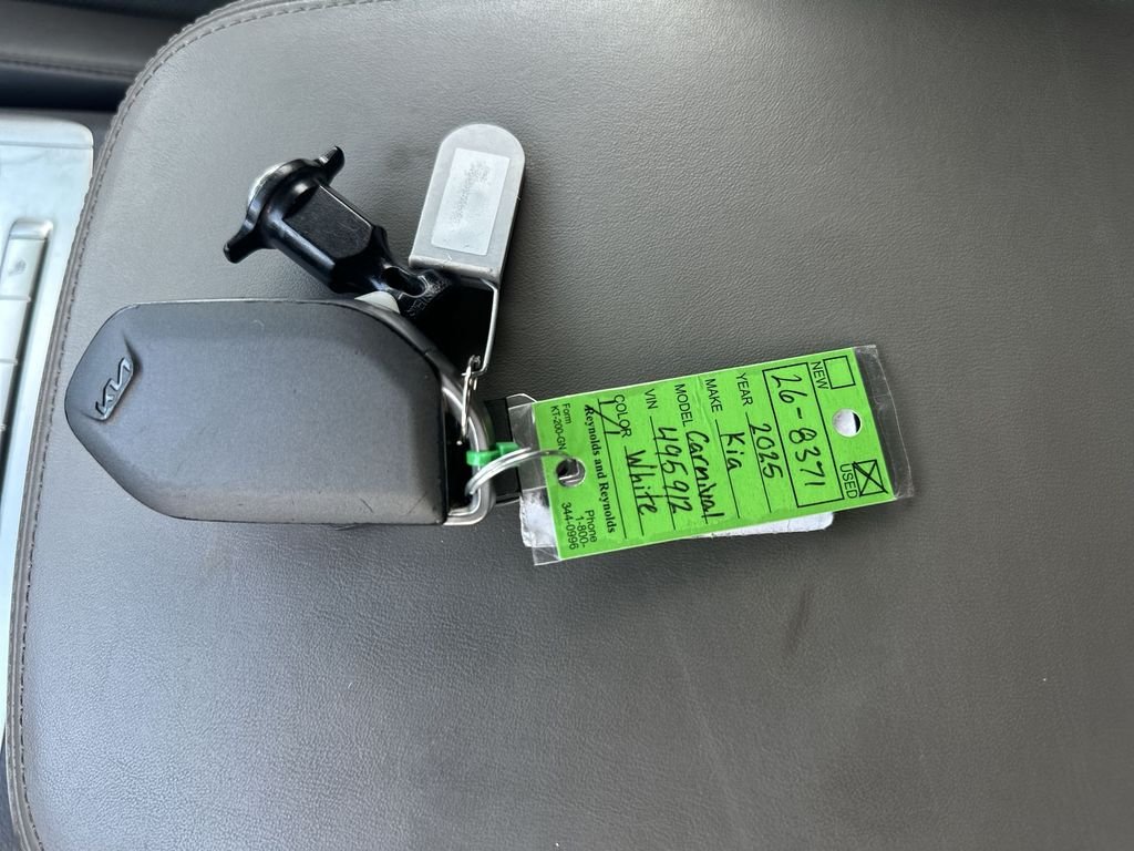 Used 2025 White Kia LXS image 22