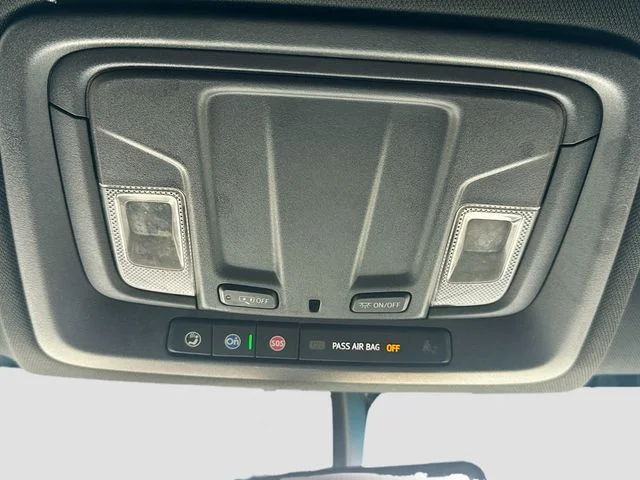 Used 2021 White GMC AT4 image 21