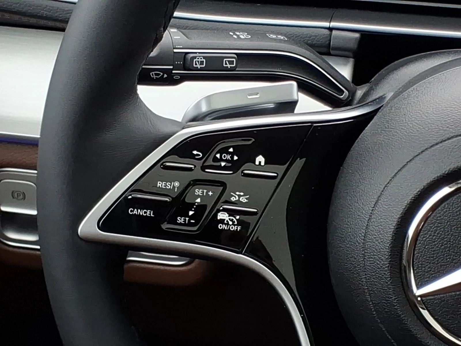 New 2026 WHITE Mercedes-Benz GLS 450 image 28
