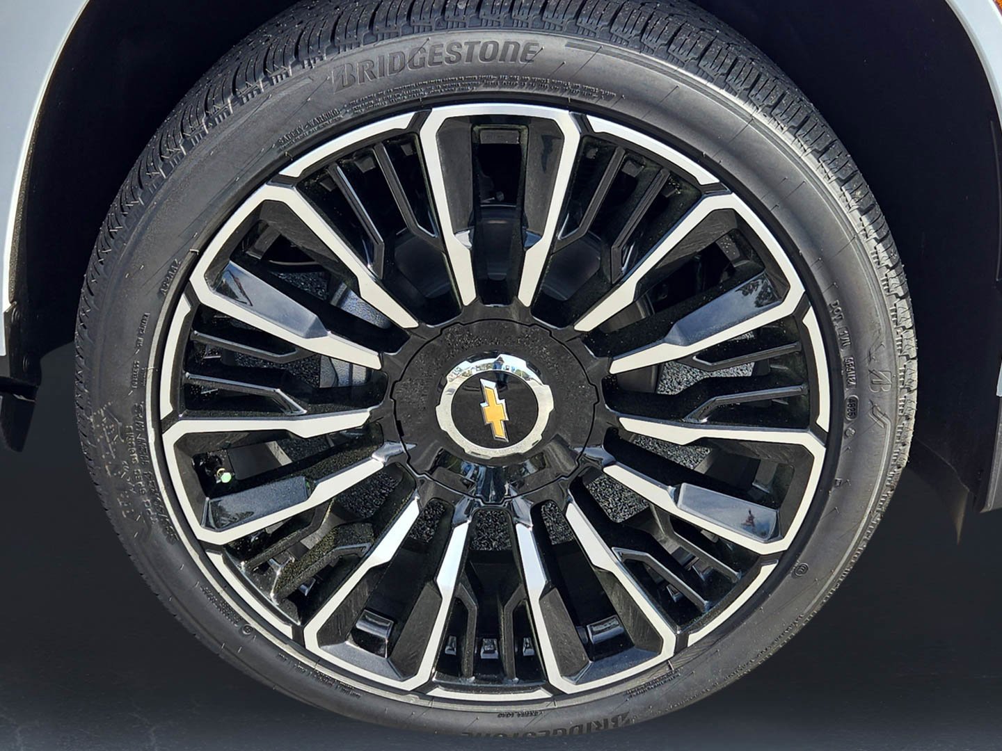 2026 Chevrolet Suburban High Country - Photo 11