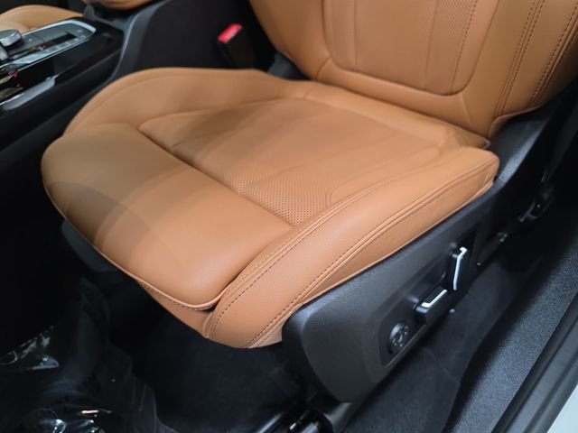 Certified Used 2024 Alpine White BMW xDrive30i image 25