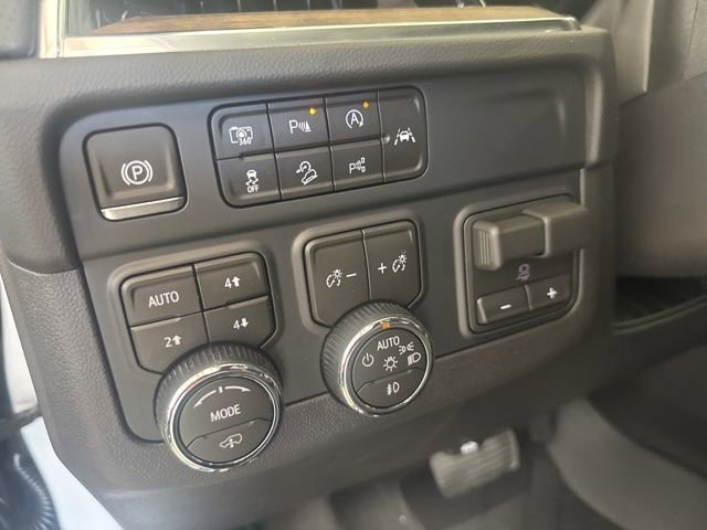 New 2026 Polar White Tricoat Chevrolet High Country image 9
