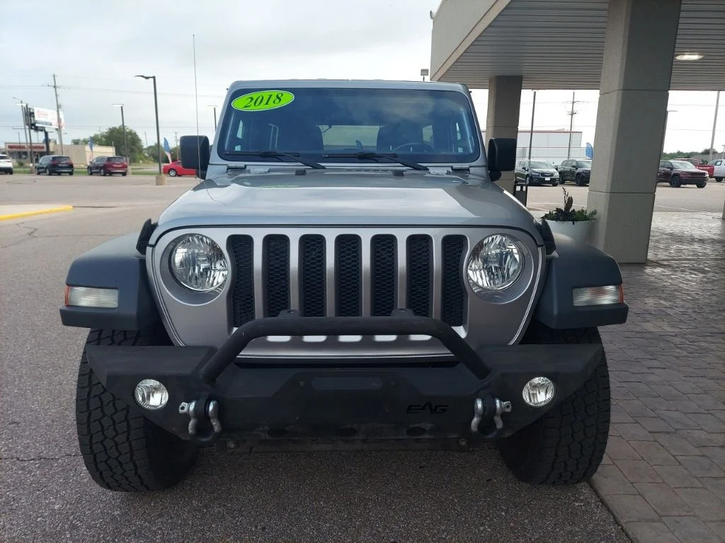 Used 2018 Silver Jeep Unlimited Sport S image 2