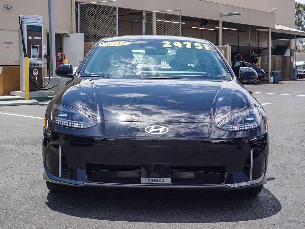 Used 2023 Black Hyundai SEL image 2