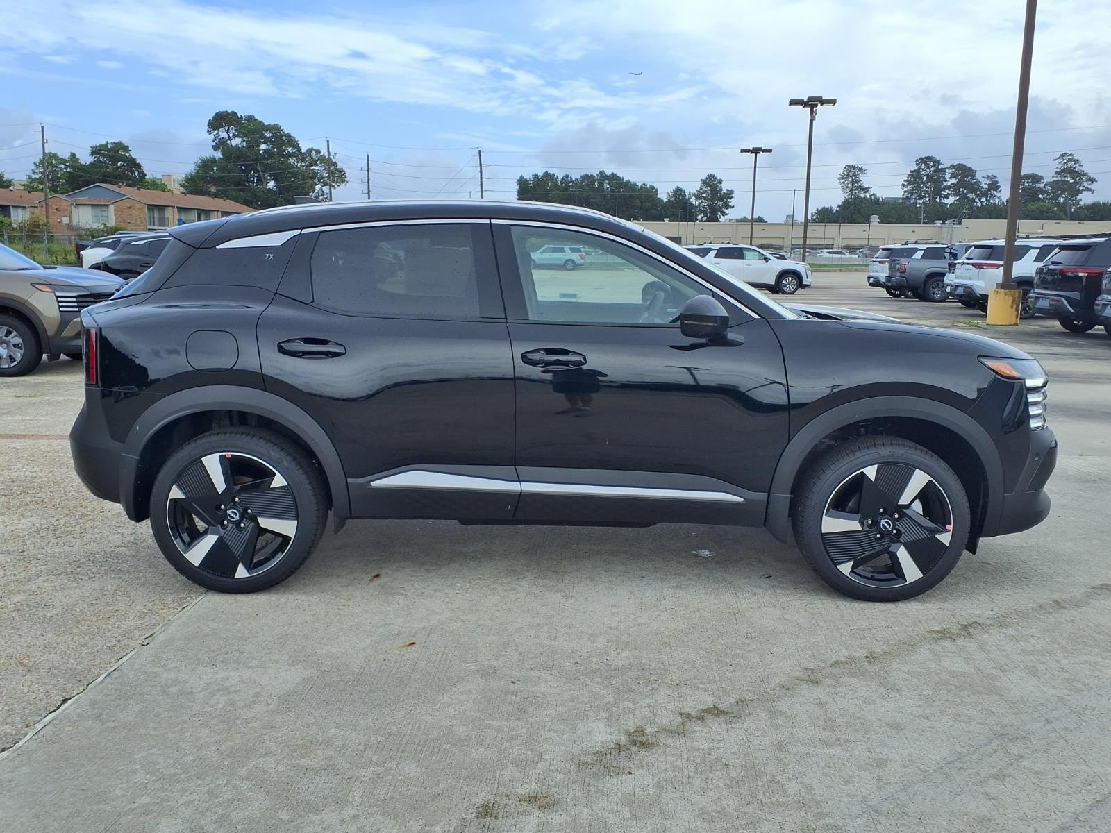 2026 Nissan Kicks SR Black at Robbins Nissan