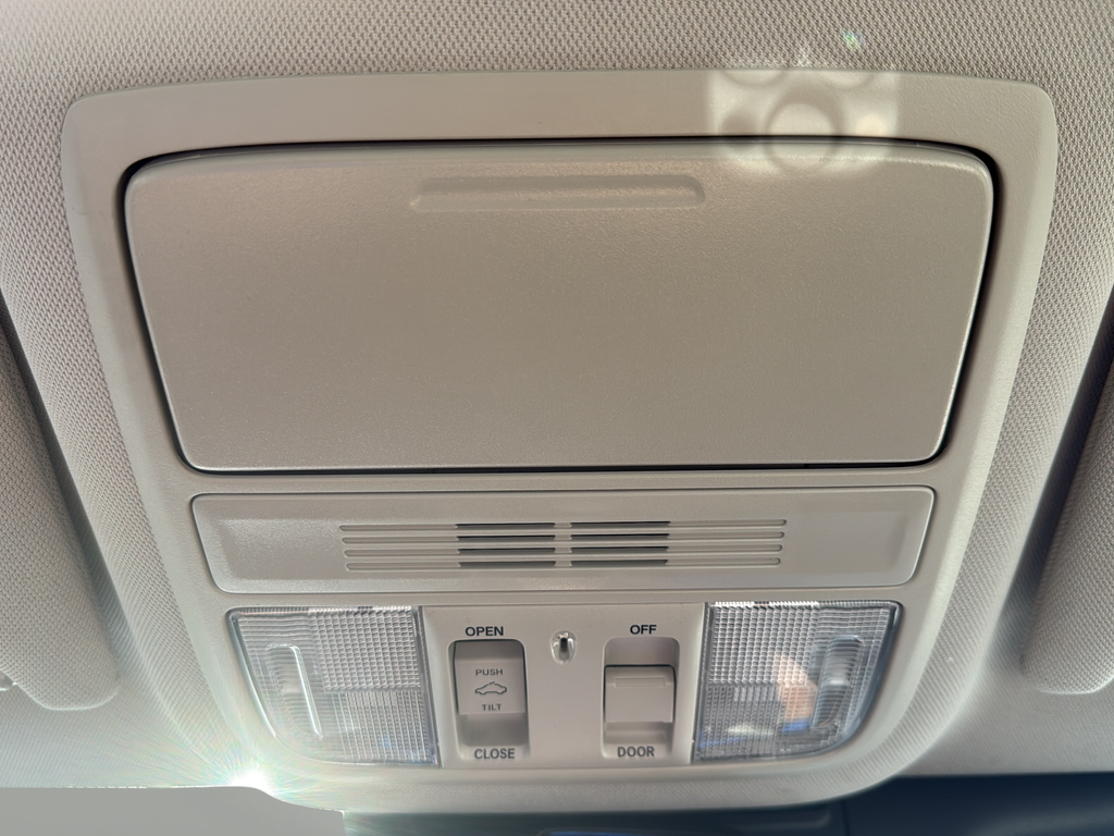 Used 2020 White Honda EX-L image 40