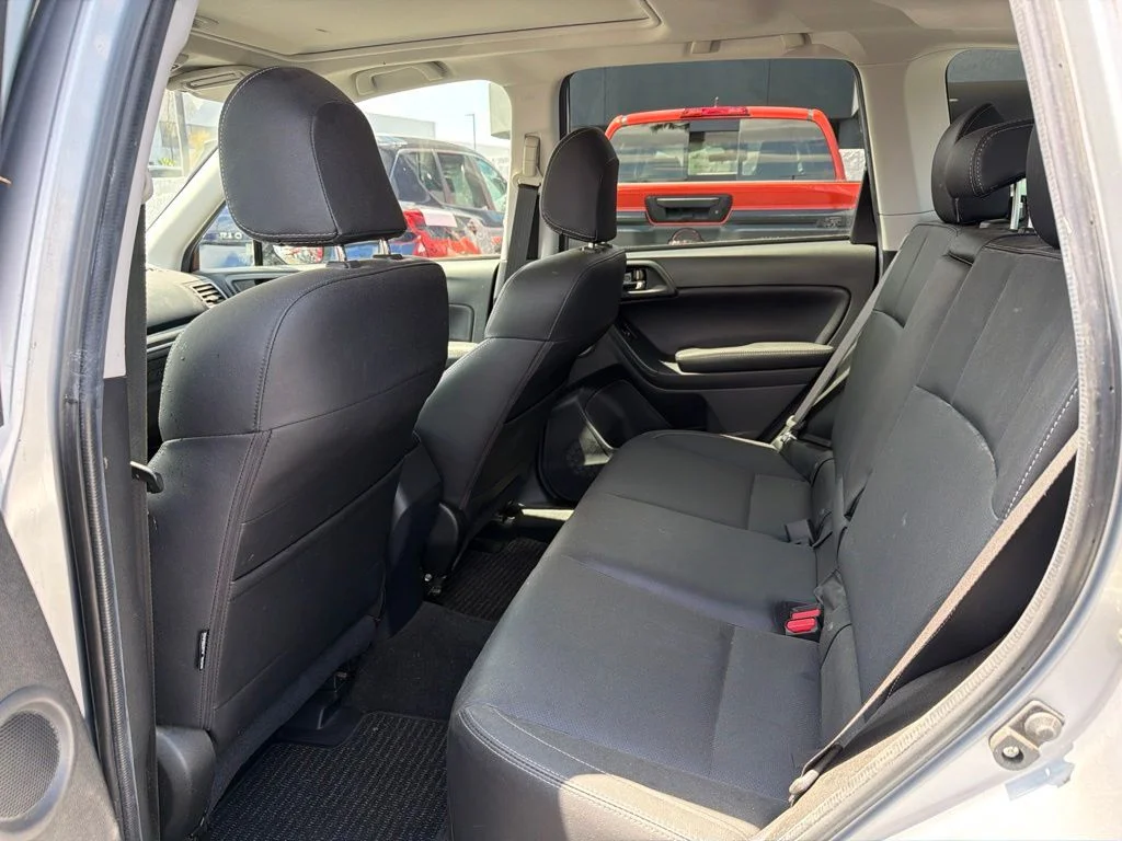 Used 2018 Silver Subaru 2.5i Limited image 9