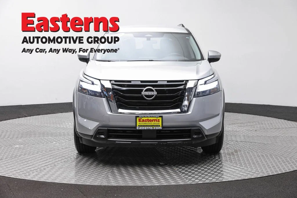 Used 2025 Silver Nissan SV image 2