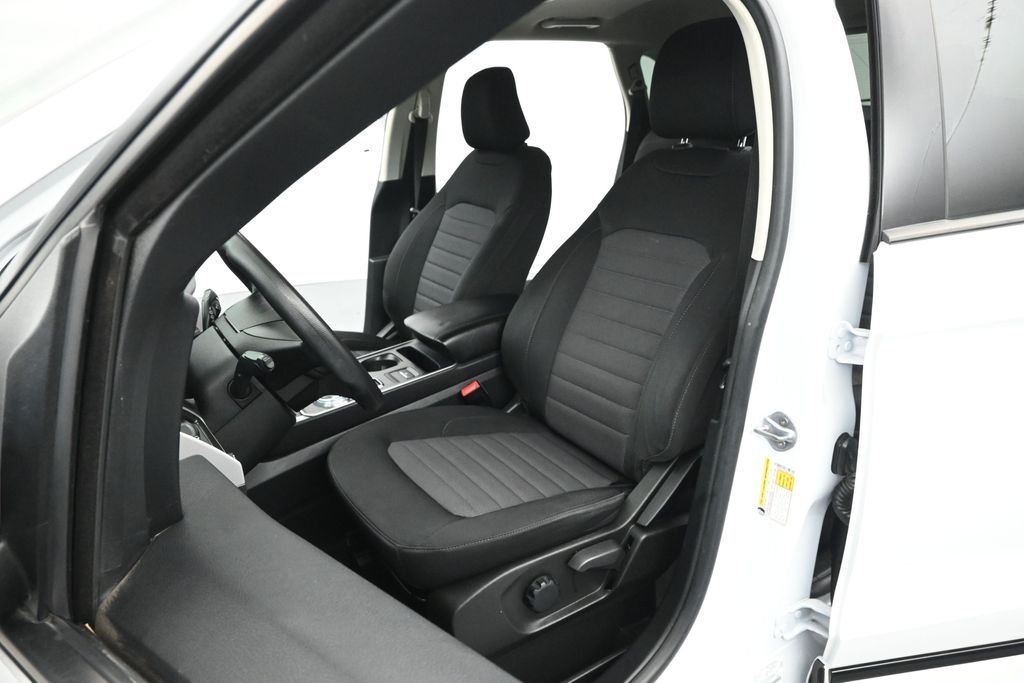 Certified Used 2022 White Ford SE image 9