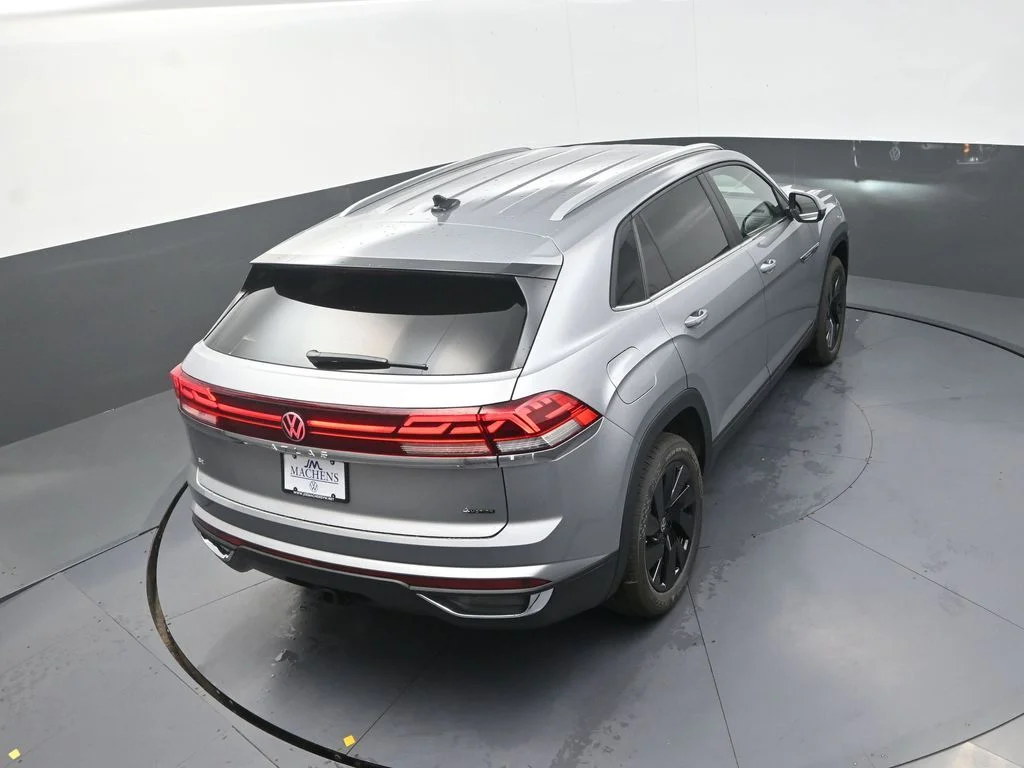 New 2026 Silver Volkswagen 2.0T SE w/Technology image 20
