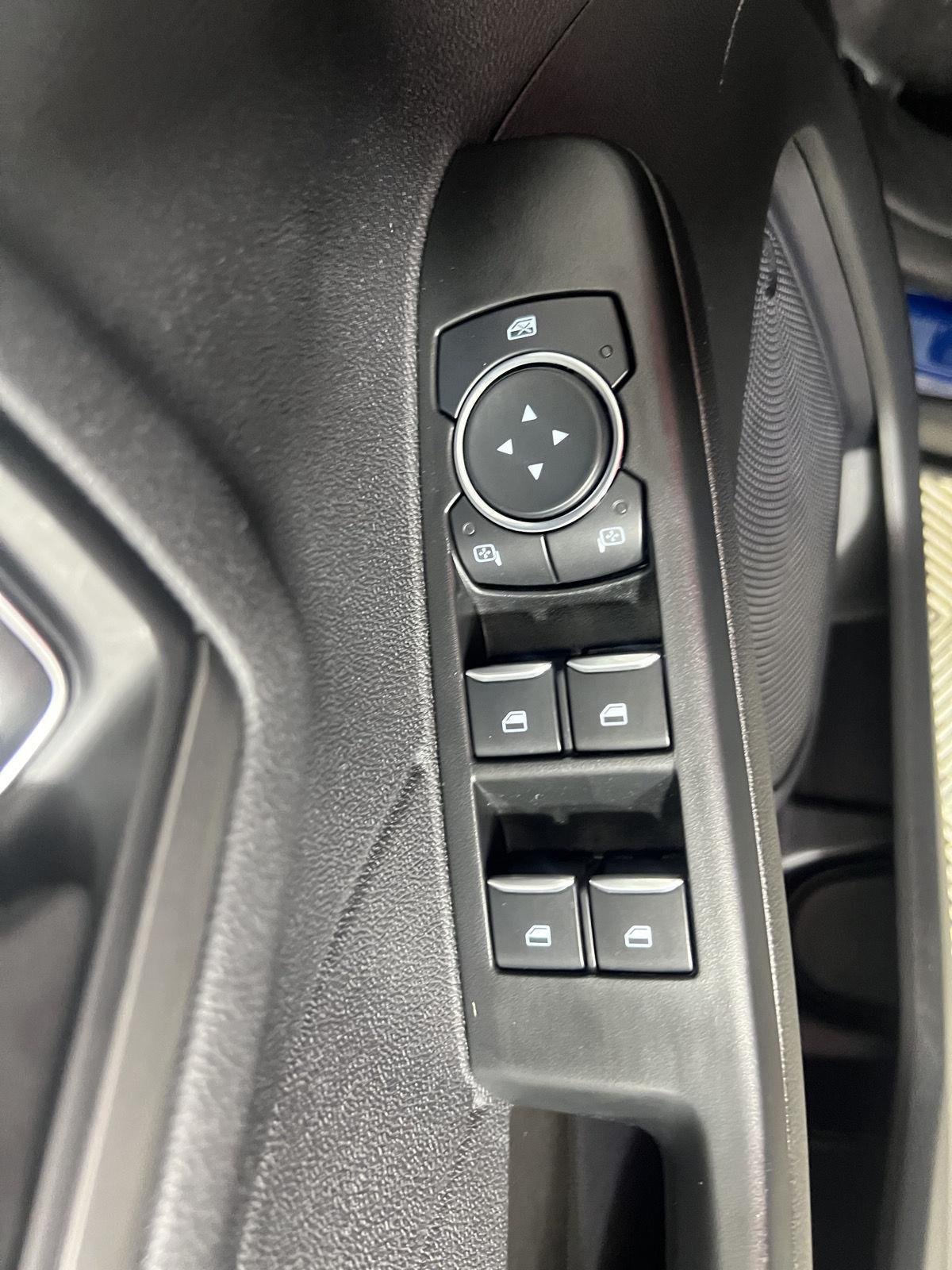 Used 2023 Atlas Blue Ford Active image 14